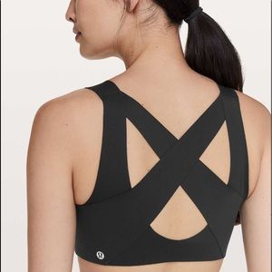 New lululemon Enlite  sports bra zip front 38C